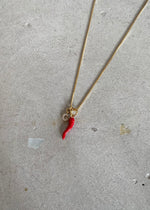 Load image into Gallery viewer, CORNO & INITIAL NECKLACE - RED