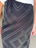 Load image into Gallery viewer, SUMMIT BIAS SKIRT BLACK WHITE