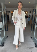 Load image into Gallery viewer, VOYAGE BLAZER - CREAM