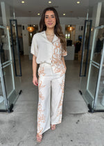 Load image into Gallery viewer, LOLITA PANT ECRU FLORAL