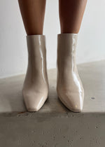 Load image into Gallery viewer, SCOTTY BOOT - CHALK CRINKLE