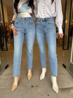 Load image into Gallery viewer, 501 JEAN FOR WOMEN - HOLLOW DAYS