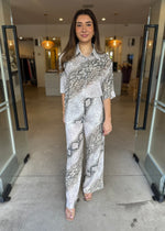 Load image into Gallery viewer, GINA SHIRT