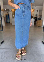 Load image into Gallery viewer, ALDEN DENIM MAXI SKIRT BLUE