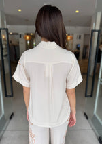 Load image into Gallery viewer, LOLITA SHIRT ECRU FLORAL