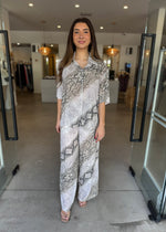 Load image into Gallery viewer, GINA SHIRT