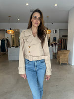 Load image into Gallery viewer, CHINO CROP TRENCH CHAMPAGNE
