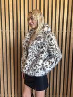 Load image into Gallery viewer, BERTOLI JACKET - GREY LEOPARD

