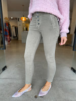 Load image into Gallery viewer, ITALIAN BUTTON JEANS - ELK
