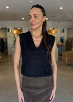 Load image into Gallery viewer, SLUMBER VEST - BLACK
