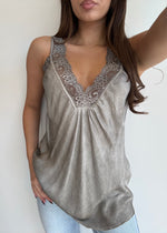 Load image into Gallery viewer, LACE CAMI * MUD
