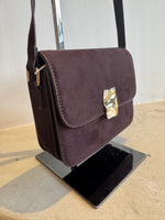 Load image into Gallery viewer, CHELSEA CROSS BODY BAG - CHOCOLATE

