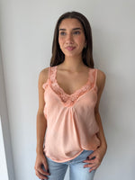 Load image into Gallery viewer, LACE CAMI * SALMONE

