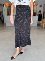 Load image into Gallery viewer, SUMMIT BIAS SKIRT BLACK WHITE
