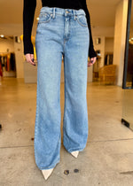 Load image into Gallery viewer, WEIGHTLESS GOOD STANDARD EASE JEAN
