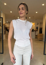Load image into Gallery viewer, JORDI KNIT TOP - OFF WHITE
