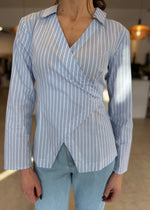 Load image into Gallery viewer, AYRA WRAP TOP
