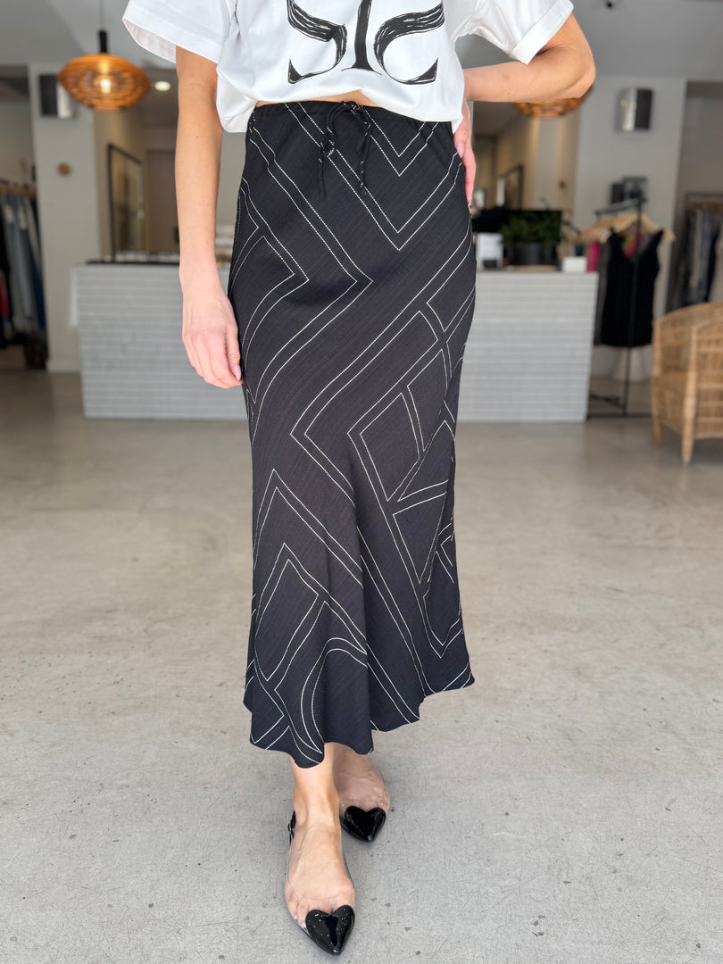 SUMMIT BIAS SKIRT BLACK WHITE