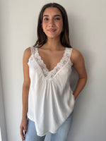 Load image into Gallery viewer, LACE CAMI * PANNA
