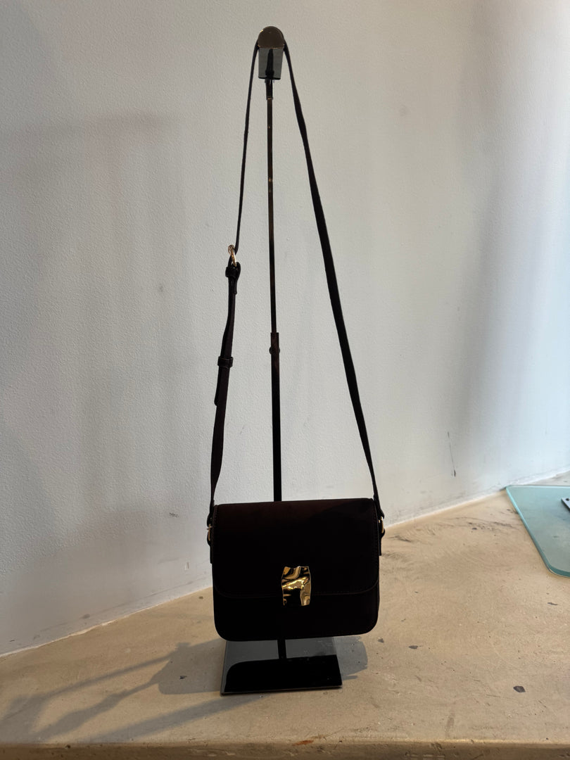 CHELSEA CROSS BODY BAG - CHOCOLATE