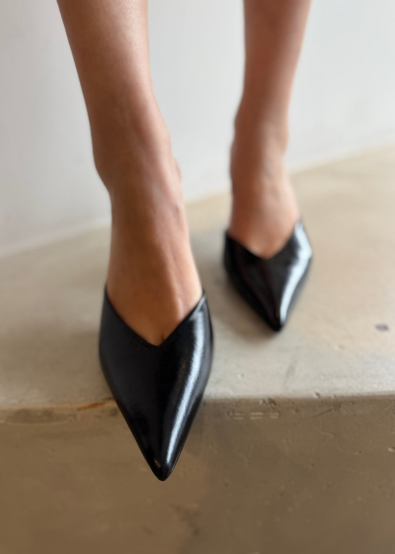 KAREY HEEL