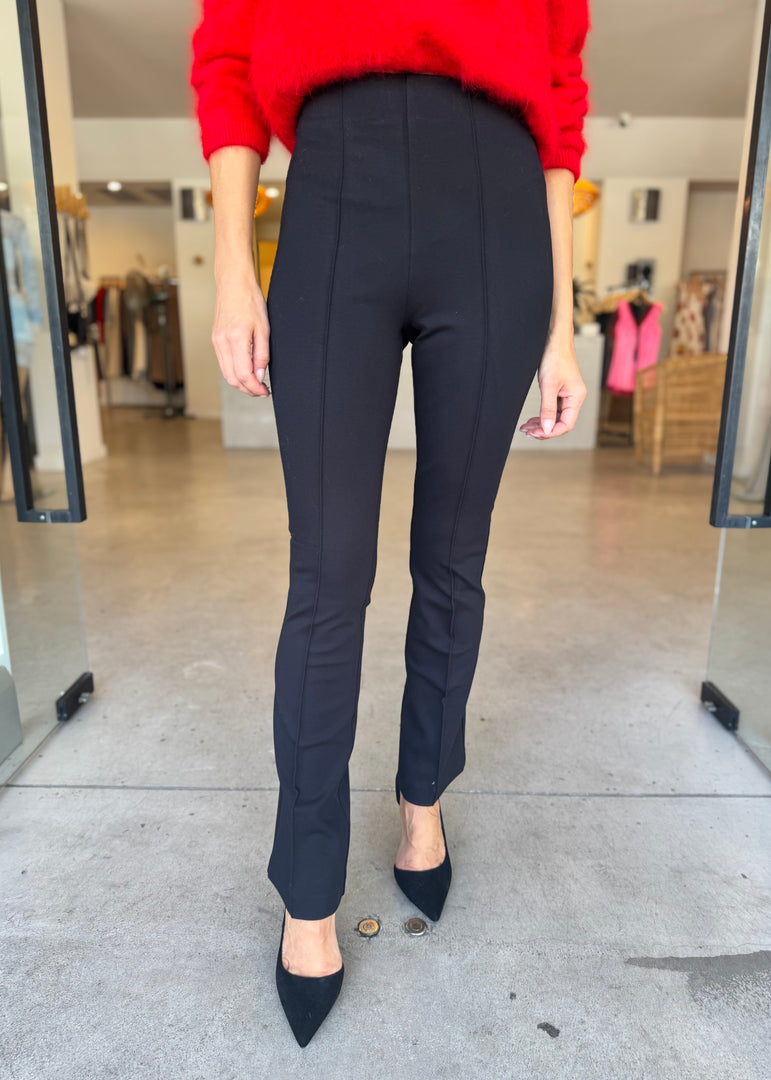 AIR ESS PNTE MICRO FLARE PANT