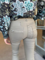 Load image into Gallery viewer, STEVIE JEAN - BEIGE
