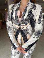 Load image into Gallery viewer, LEANDRO LACE TRIM BLAZER - IMPERIAL
