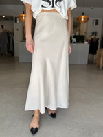 Load image into Gallery viewer, LAGOS LINEN SKIRT NATURAL
