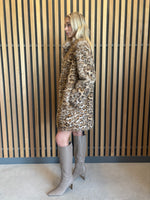 Load image into Gallery viewer, JUNGLE COAT - LEOPARD
