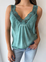 Load image into Gallery viewer, LACE CAMI * BOTTIGLIA
