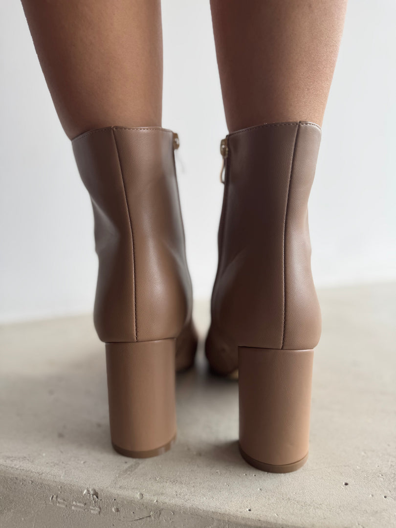 NICOLETTA BOOT - ALMOND