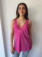 Load image into Gallery viewer, LACE CAMI * FUCSHIA
