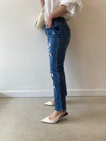 Load image into Gallery viewer, JOAN DISTRESSED JEAN
