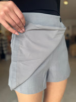 Load image into Gallery viewer, SCANDAL SKORT GREY
