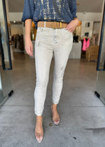 Load image into Gallery viewer, SHINNY MET FRONT JEAN - BEIGE
