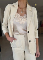 Load image into Gallery viewer, VOYAGE BLAZER - CREAM
