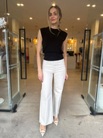 Load image into Gallery viewer, JORDI KNIT TOP - BLACK
