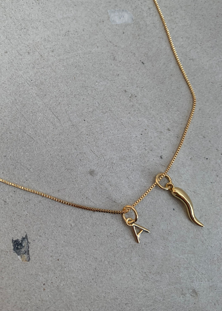 CORNO & INITIAL NECKLACE - GOLD