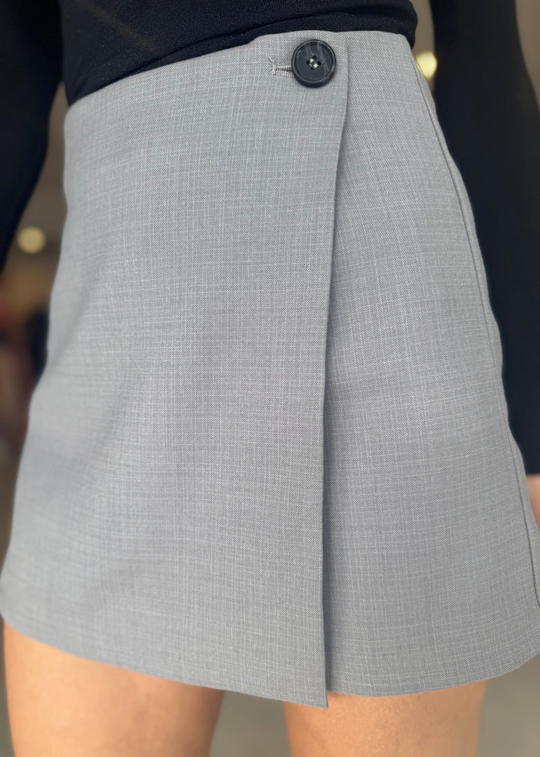 SCANDAL SKORT GREY
