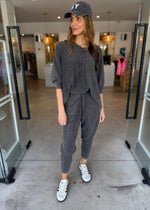 Load image into Gallery viewer, CHILL TOP - BLACK WASH
