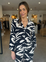 Load image into Gallery viewer, SOIREE SHIRT
