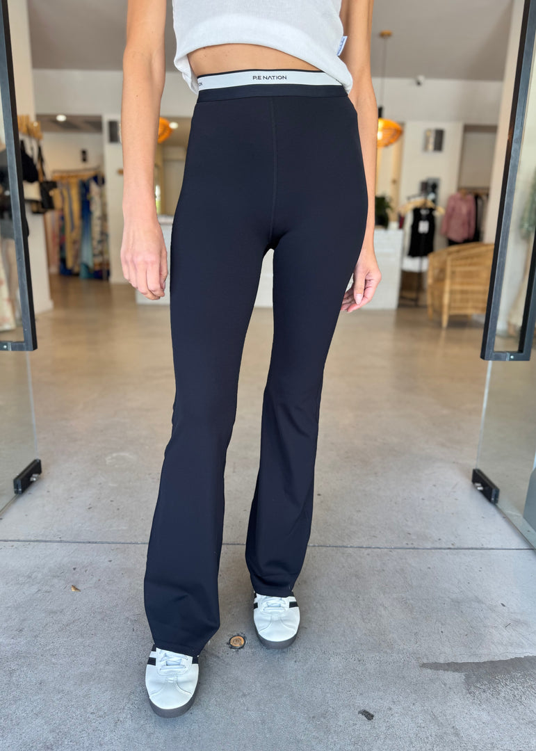 AVANT FLARE LEGGING