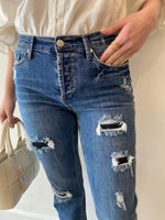 Load image into Gallery viewer, JOAN DISTRESSED JEAN
