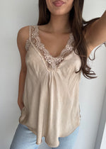 Load image into Gallery viewer, LACE CAMI * FANGO
