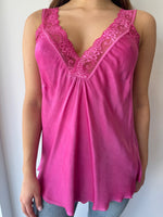 Load image into Gallery viewer, LACE CAMI * FUCSHIA
