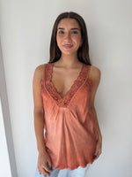 Load image into Gallery viewer, LACE CAMI * RUST
