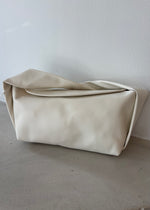 Load image into Gallery viewer, OLIVE HANDLE BAG - BONE
