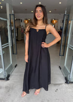 Load image into Gallery viewer, AXEL MAXI DRESS
