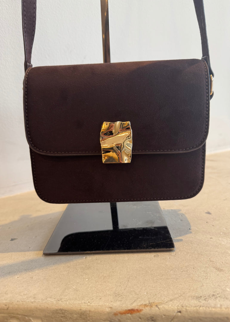 CHELSEA CROSS BODY BAG - CHOCOLATE